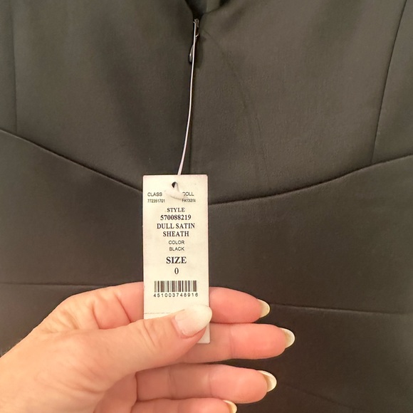 NWT White House Black Market Classic Black Cocktail Dress Size 0 - Picture 5 of 5